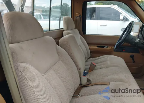 1989 Chevrolet Gmt-400 K1500 z USA, uszkodzony, nr VIN 2GCEK14H6K1136601